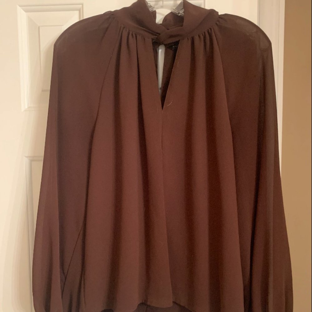 Keyhole long sleeve blouse
